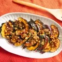 Culinary Harmony: Roasted Acorn Squash with Caramelized Red Onions and Honey-Date Vinaigrette