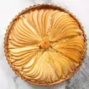 Elegant Pear and Almond Tart: A Simple Yet Sophisticated Dessert