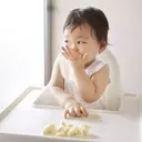 First Solid Foods for Babies Without Teeth