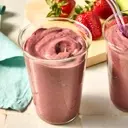 Berry, Avocado, and Spinach Smoothie: A High-Fiber Breakfast