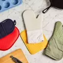 The Best Oven Mitts and Pot Holders to Protect Your Hands