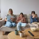 Balancing the Digital World: A Guide for Parents on Managing Screen Time
