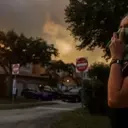 Massive Wildfire Engulfs Western Miami, Blanketing Residential Areas in Smoke