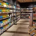Canadian Retail Sector Navigates Divergent Trends in April