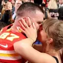 Wedding Gift Dilemma for the Wealthy: What to Give Taylor Swift and Travis Kelce?