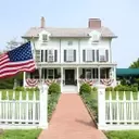 The Hedges Inn: A Timeless Hamptons Retreat Reimagined