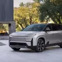 Toyota Postpones Electric Highlander Release to Next Year Amid Strong Demand for Traditional Models