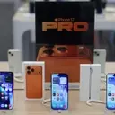 Smartphone Market Faces Historic Decline Amid AI Memory Shortage