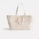 The Alex Mill Tote: A Fashion Essential for Everyday Life and Travel