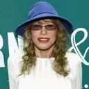 Carly Simon Reveals Parkinson's and Skin Cancer Diagnoses