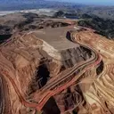 The Interplay of Oil and Gold in Economic Cycles