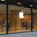 Apple's Stretched Valuation and Growing Headwinds Signal Caution for Investors