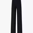 Timeless Transitional Fashion: Embracing Black and White Outfits for Fall 2026