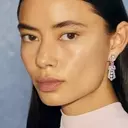 De Beers Unveils 'Vibrations' Collection at London Fashion Week, Highlighting Innovative Cabochon Cut and Ethical Sourcing