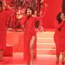Raye Electrifies MTV VMAs 2026 with "Where Is My Husband!" Performance