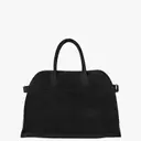 Expert-Approved Travel Bags: Style and Practicality for the Modern Traveler