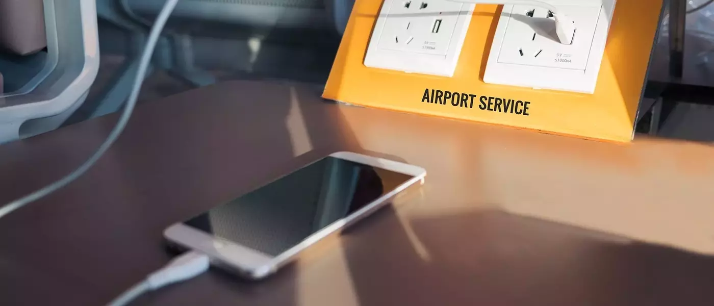 FBI warns consumers not to use public phone charging stations