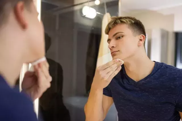 Essential Hygiene Products for Teenagers' Confidence and Well-being