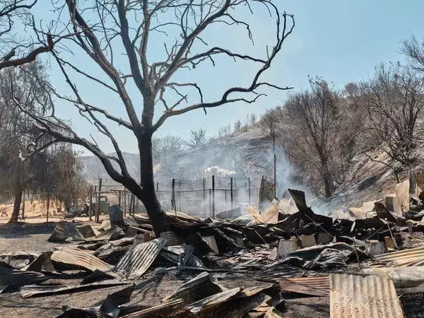 Southern California Battles Expanding Wildfire, Forcing Evacuations
