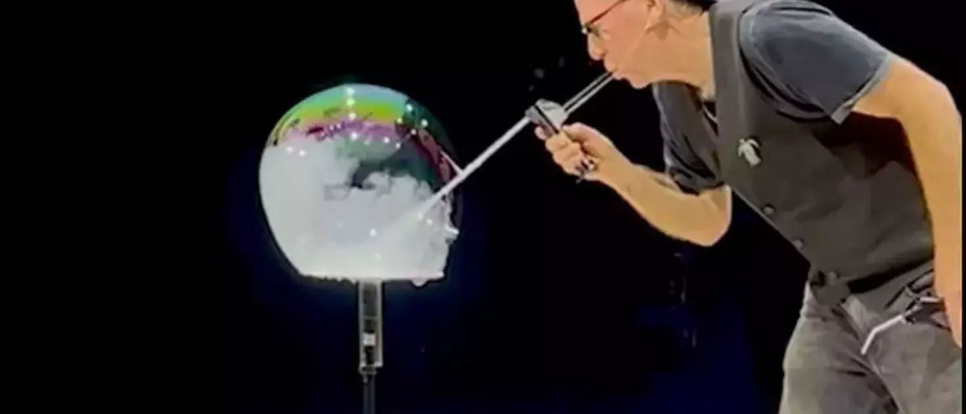 The Art of Bubbles: A Growing Phenomenon at the Edinburgh Fringe