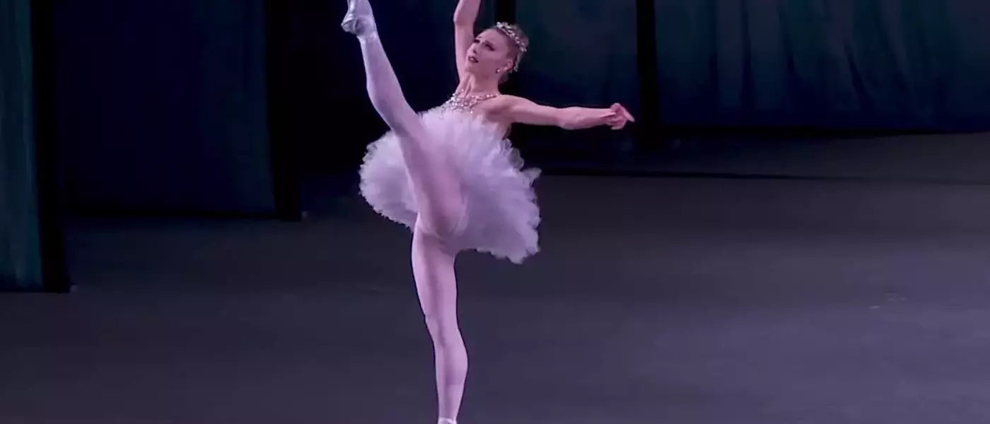 The Unseen Language of Hands in Dance