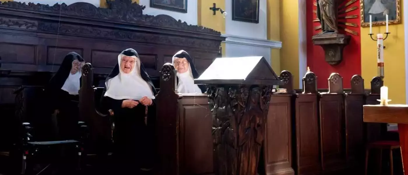 Elderly Nuns Stage Daring Return to Beloved Convent, Sparking Debate and Gaining Global Support