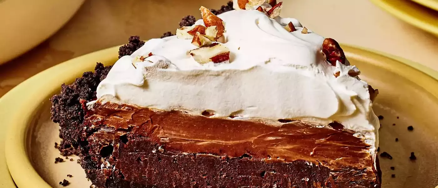 Decadent Chocolate Delight: The Ultimate Mississippi Mud Pie