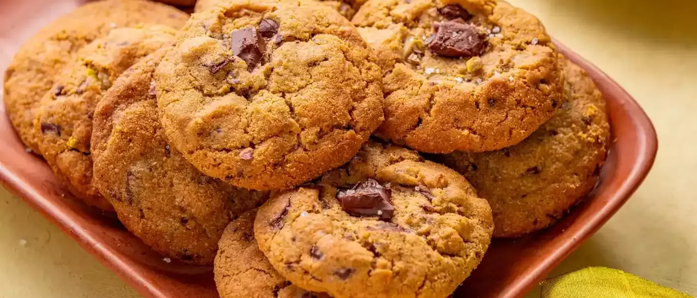 Crafting the Perfect Pistachio Chocolate Chip Cookie