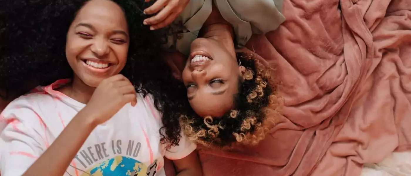 A Father's Playful Response Turns a Kindergarten Mishap into a Lesson in Empathy
