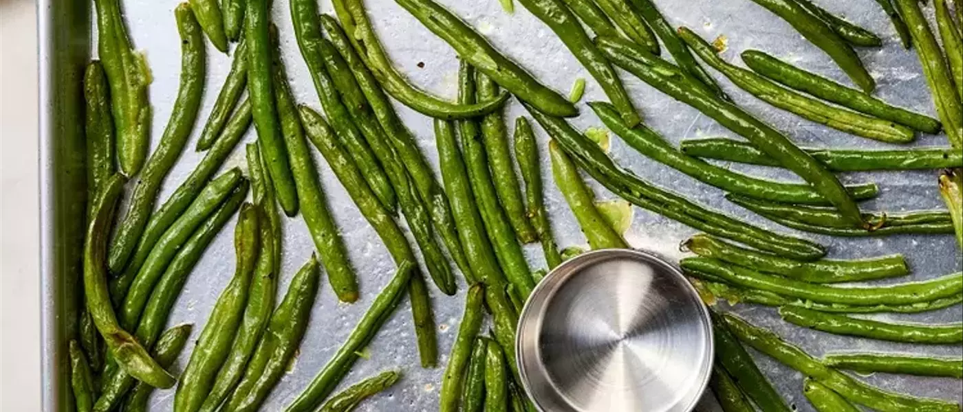 Delectable Smashed Green Beans with Parmesan and Balsamic Glaze