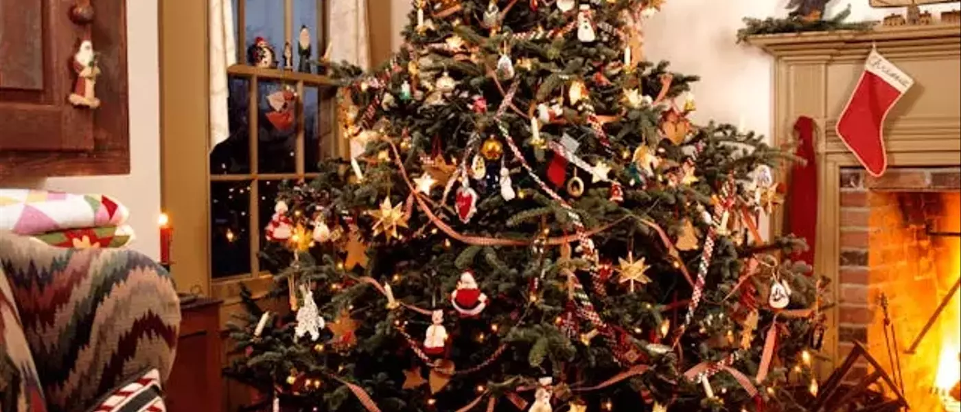 Nostalgic '90s Christmas Decor: A Guide to Festive Charm