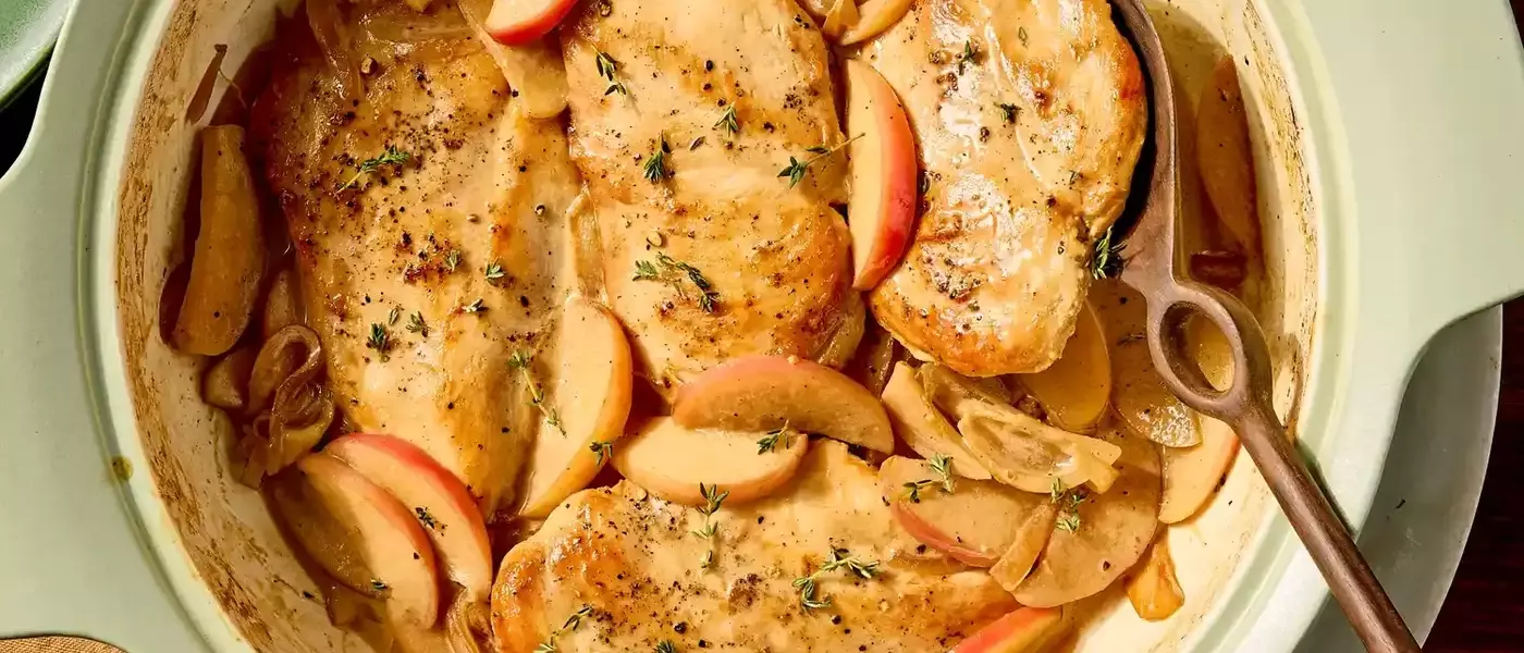 One-Pan Creamy Chicken with Apples and Dijon Sauce: A Hearty Fall Meal