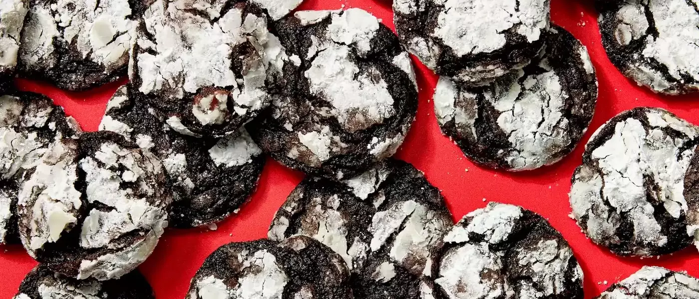 Effortless Chocolate Crinkle Cookies with a Brownie Mix Hack