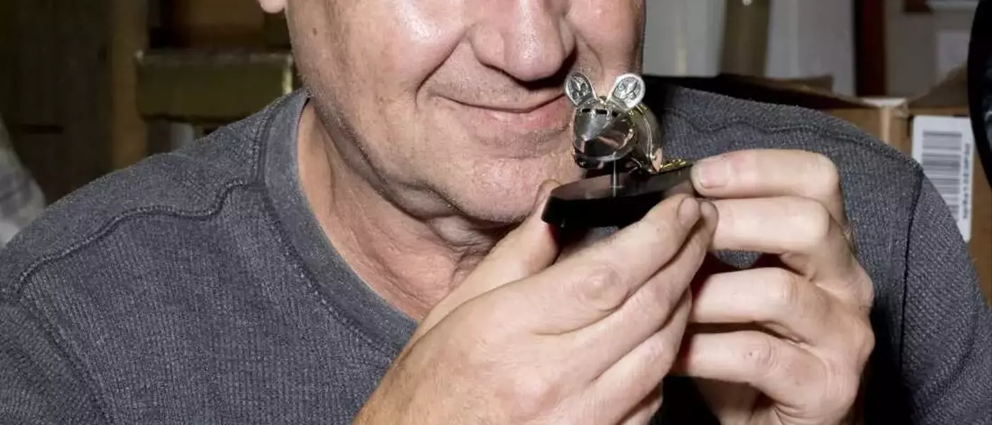 Jeff de Boer's Miniature Marvels: Crafting Intricate Armor for Mice