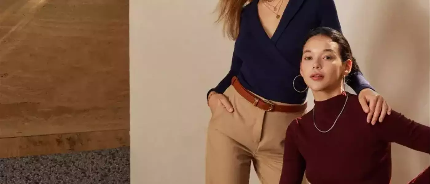 Frost-Kissed Fashion: Warmth Wrapped in Winter Elegance