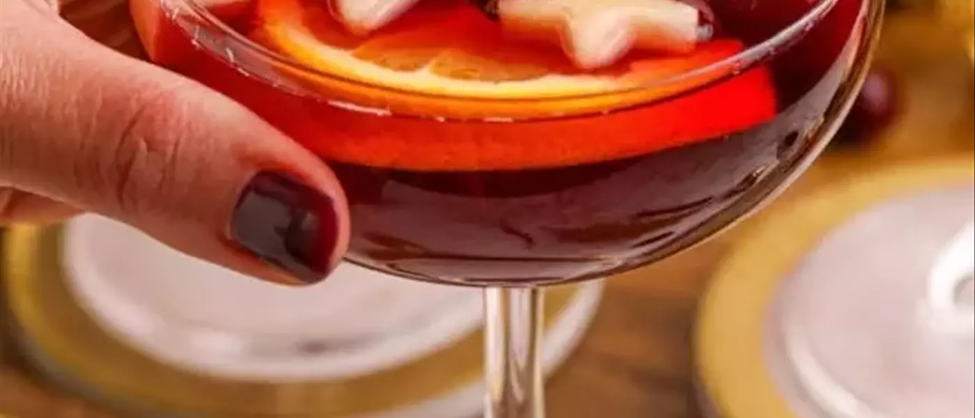 Elevate Your Celebrations: A Guide to Festive Holiday Cocktails