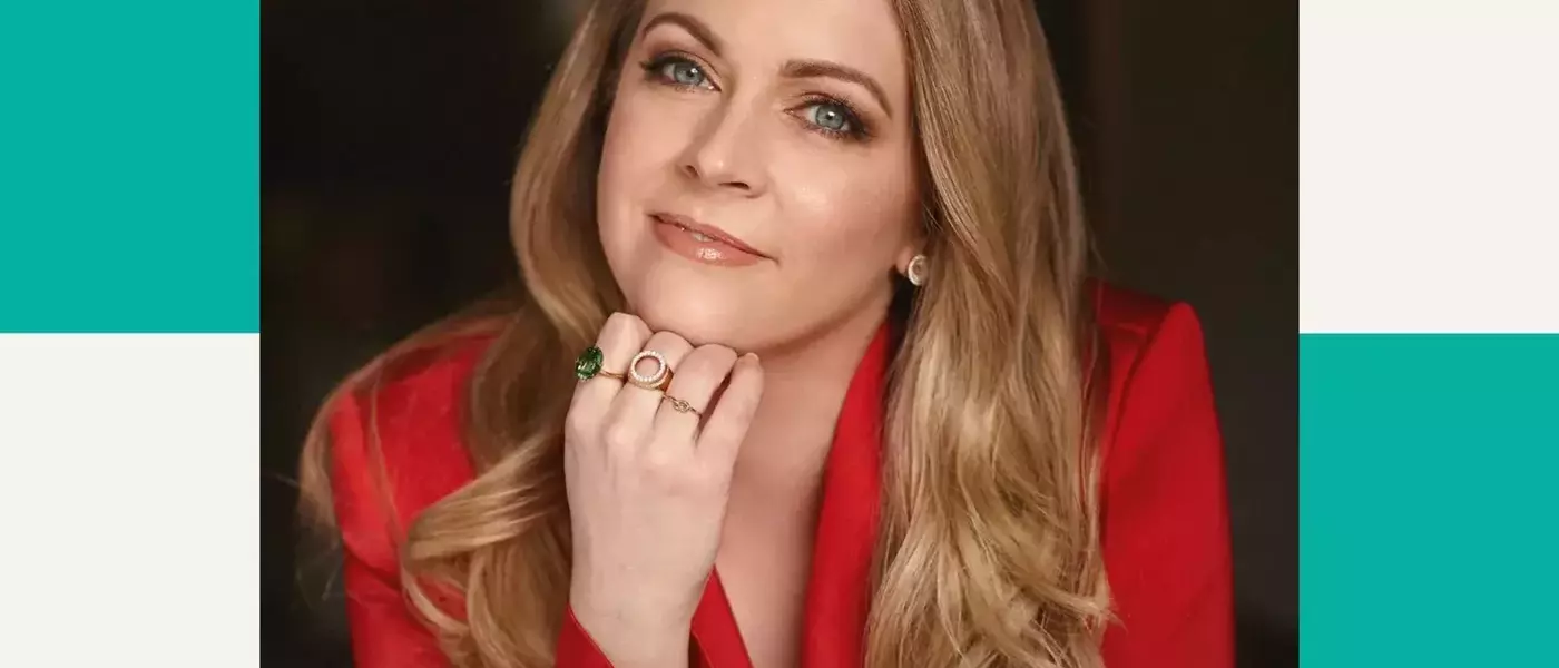 Melissa Joan Hart on Family Roots, Holiday Cheer, and Teenage Parenting