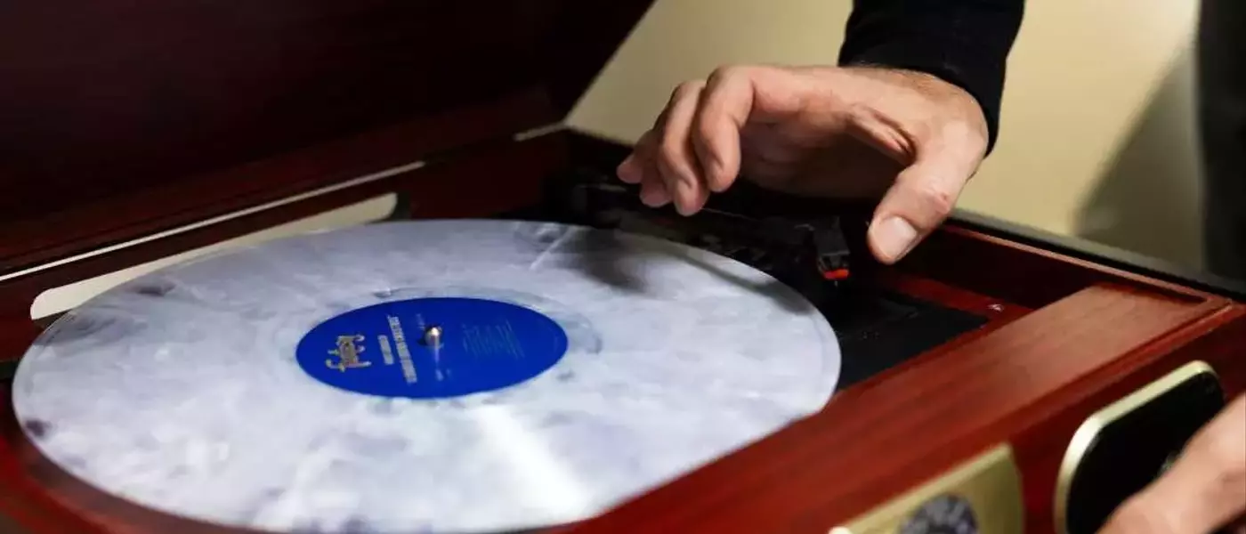 Texas Doctor Uses Vinyl Records to Bring Comfort and Joy to Hospital Patients