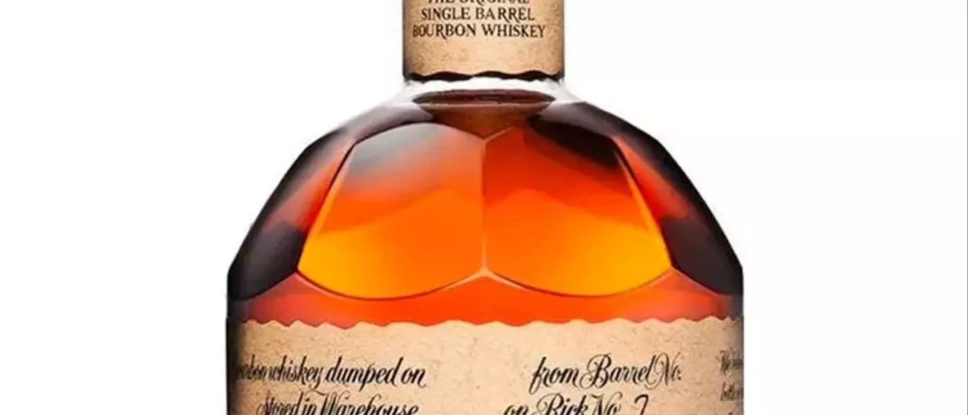 Usher's Guide to Holiday Entertaining: Drinks, Gifts, and Timeless Traditions