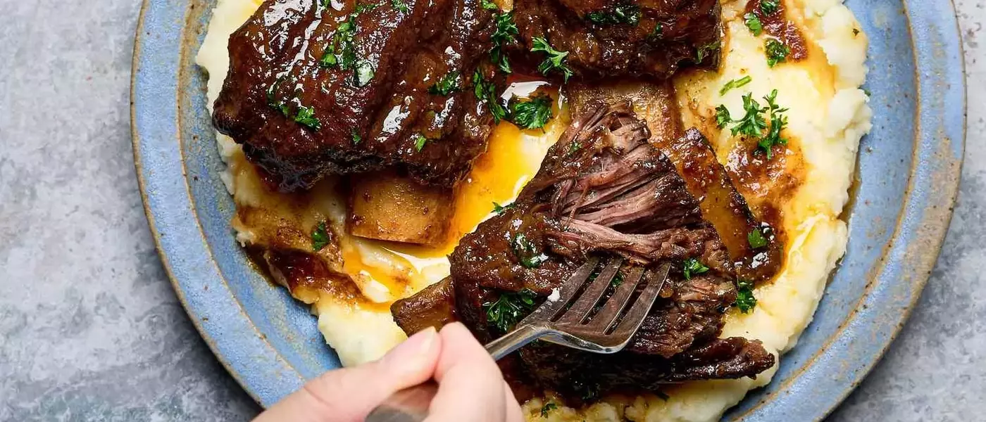 Tender Tamarind-Braised Beef Short Ribs: A Culinary Delight