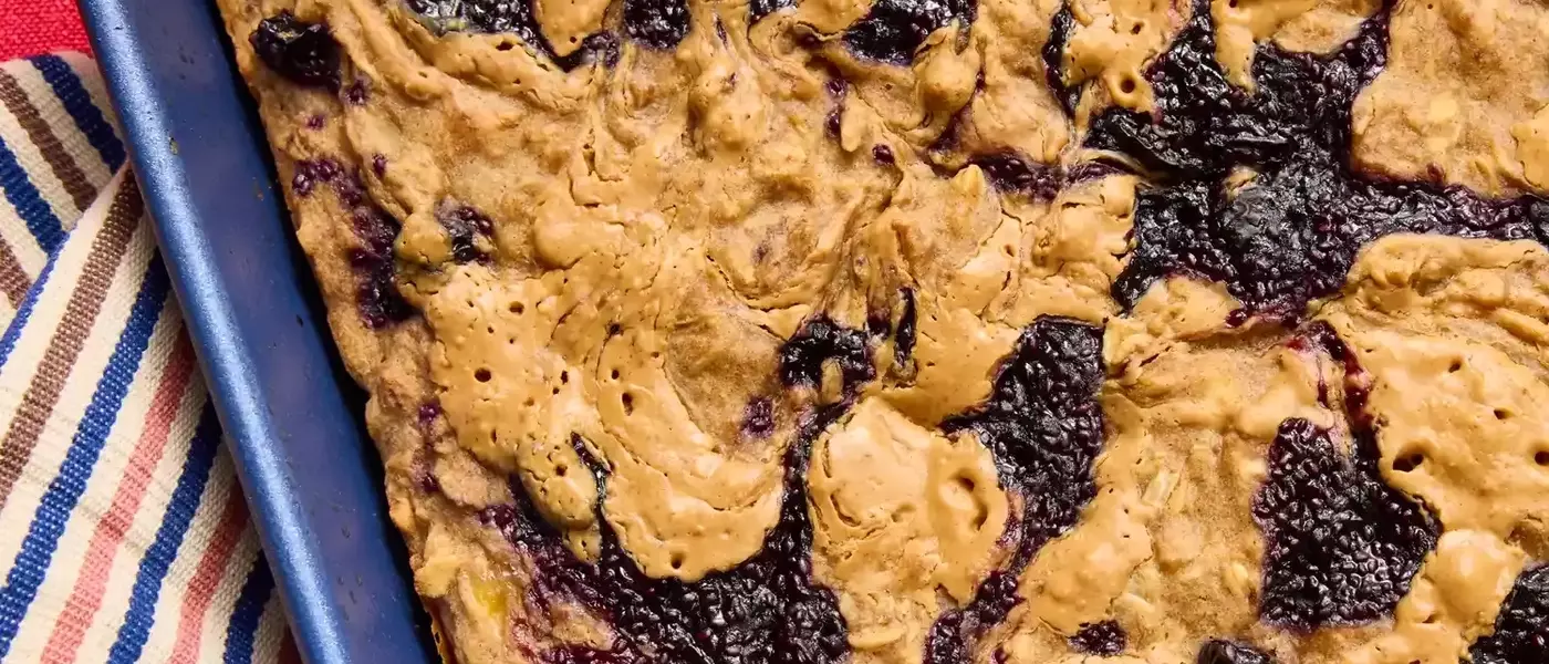 Nutrient-Rich Peanut Butter and Blueberry Oat Bars