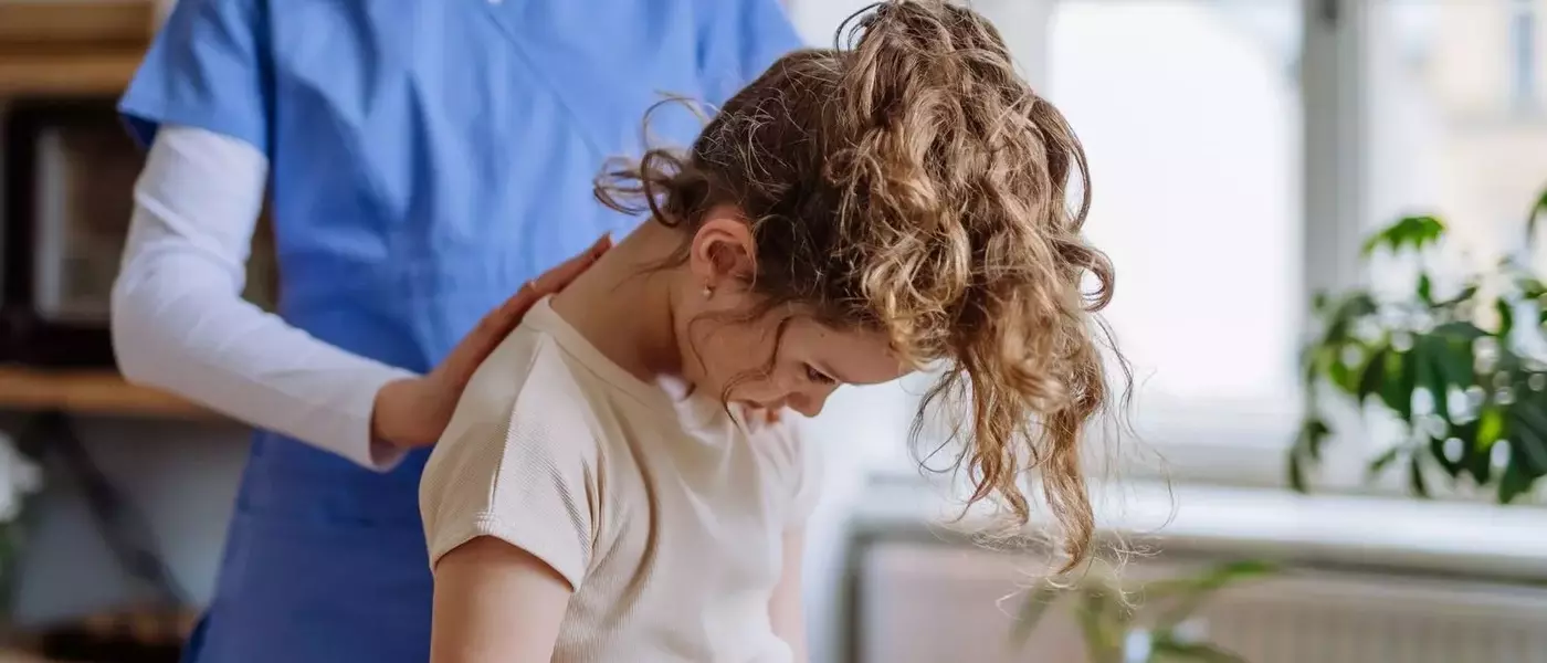 A Mother's Scoliosis Journey: From Diagnosis to Guiding Her Daughter Through the Same Challenge