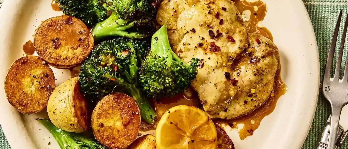 Effortless Lemon-Pepper Chicken with Roasted Vegetables: A Complete Meal Solution