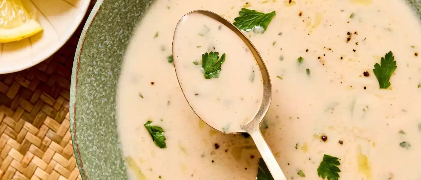 Effortless Creamy White Bean & Garlic Soup: A Culinary Delight with Just Five Ingredients