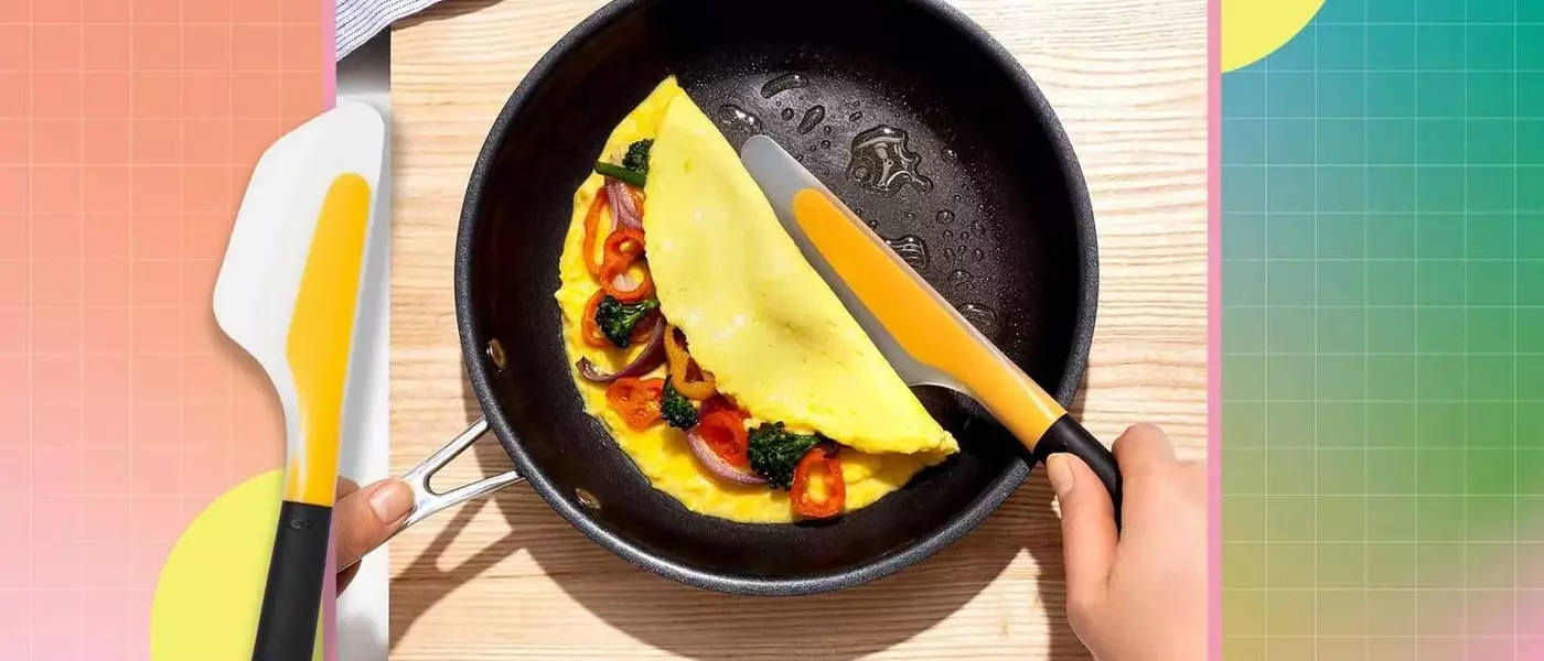 The OXO Good Grips Flip and Fold Omelet Turner: A Kitchen Essential for Egg Lovers