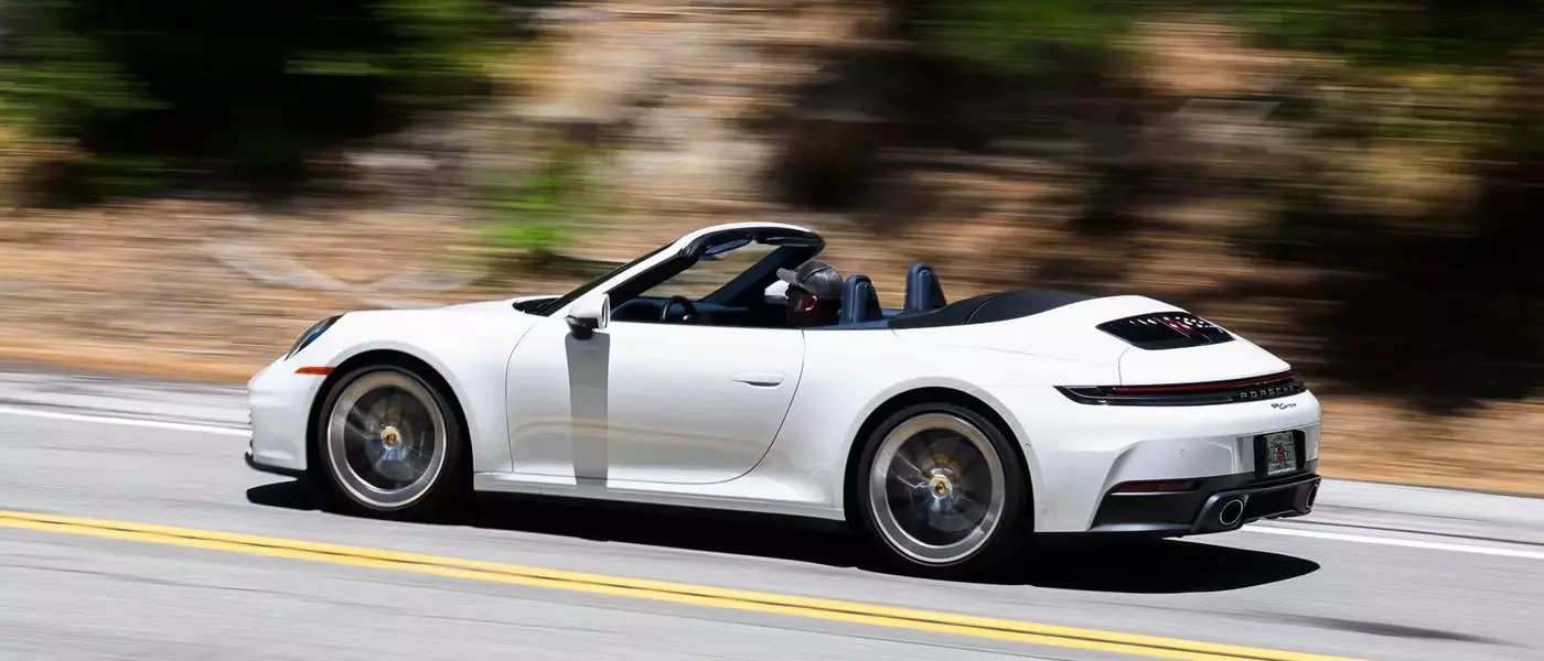 2025 Porsche 911 Carrera Cabriolet: An Unrivaled Driving Experience