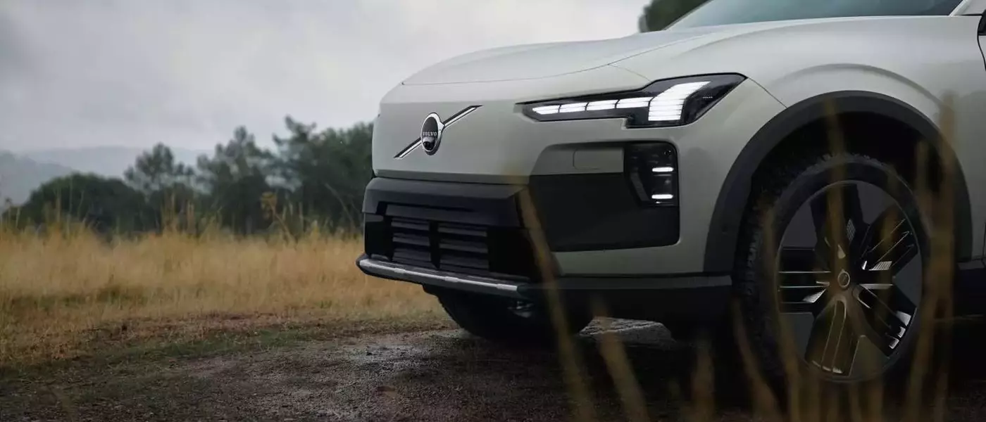 Volvo EX60 Redefines Family Electric Vehicle Travel with Enhanced Range and Smart Features
