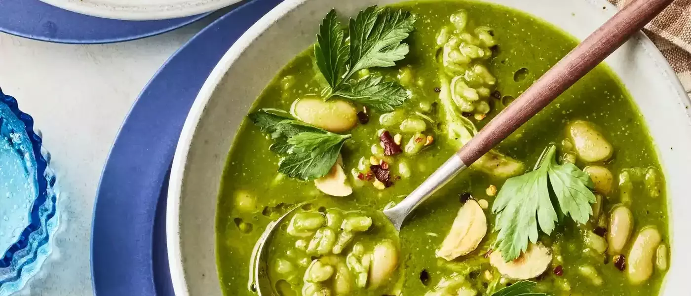 Revitalizing Green "Swamp" Soup: A Quick & Healthy Meal