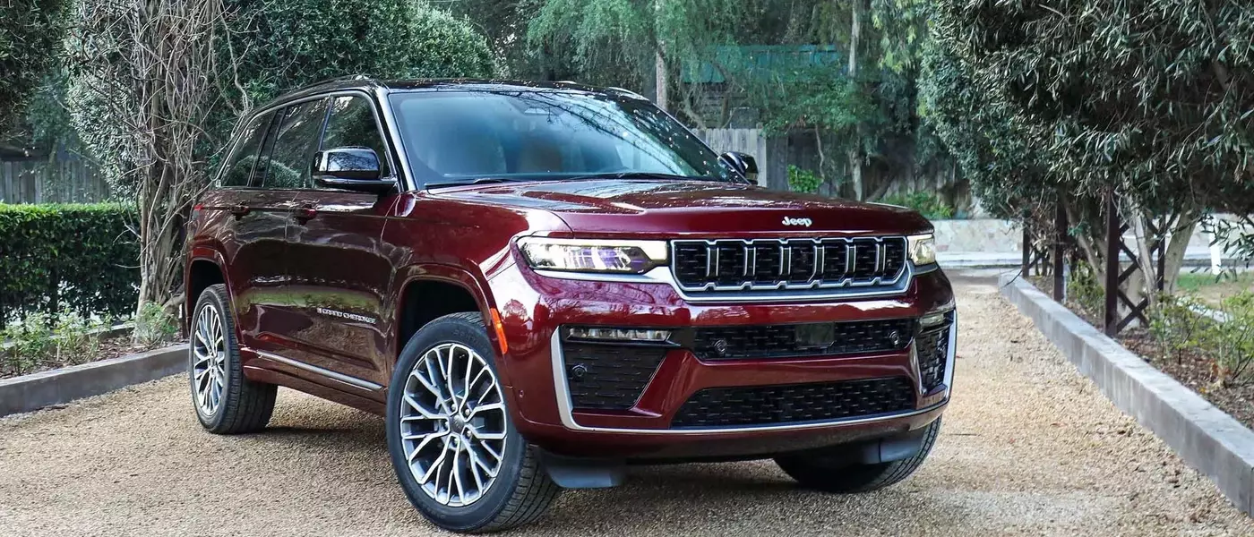 2026 Jeep Grand Cherokee: A Refined Ride with a Powerful New Engine