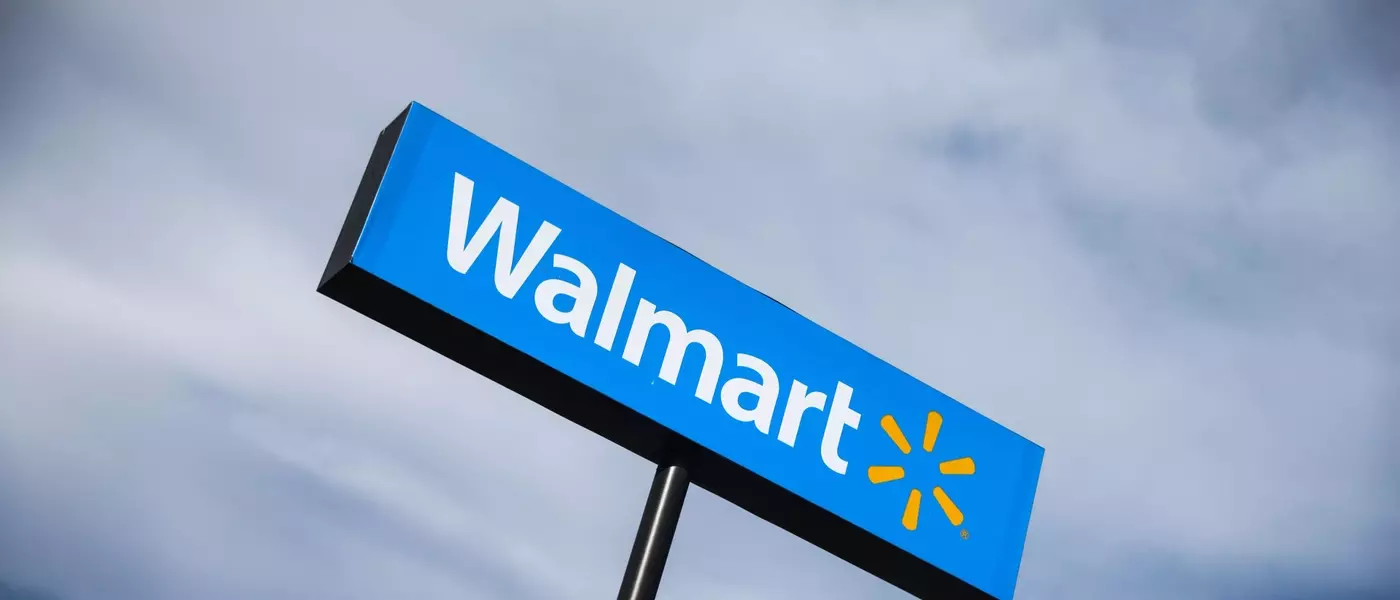 Walmart's Portable 6-Person Folding Bench: Your Go-To for Outdoor Comfort